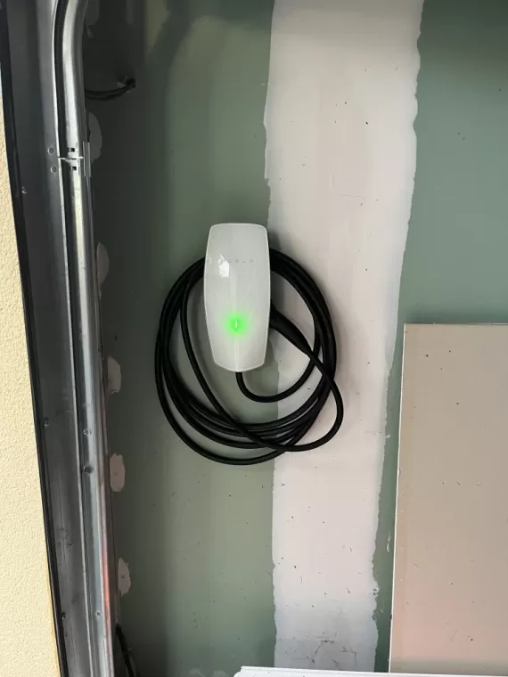 Borne de recharge Wall Connector de chez TESLA