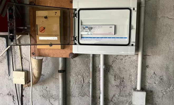 Tableau avec protections pour le visiophone