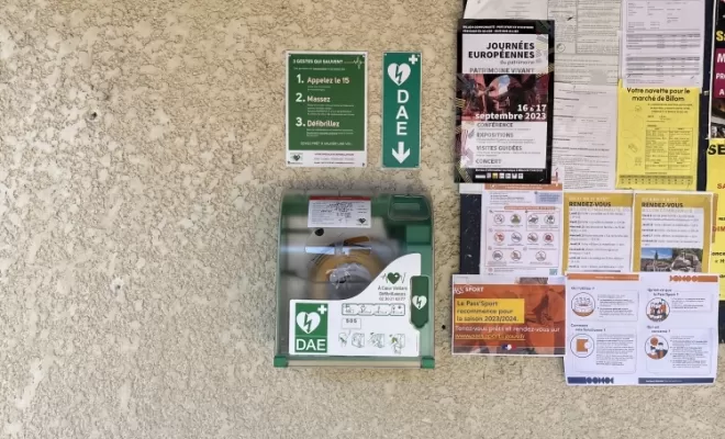 Défibrillateur prêt à l'utilisation